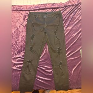 Size 2x Fashion Nova distressed black stretchy skinny jeans